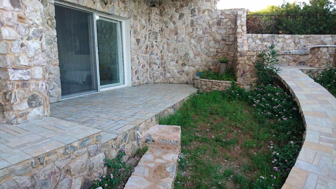 Agia Marina MikrolimanouΤο Πετρινο别墅 外观 照片