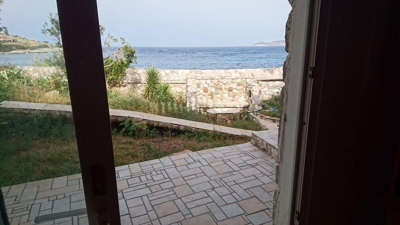 Agia Marina MikrolimanouΤο Πετρινο别墅 外观 照片