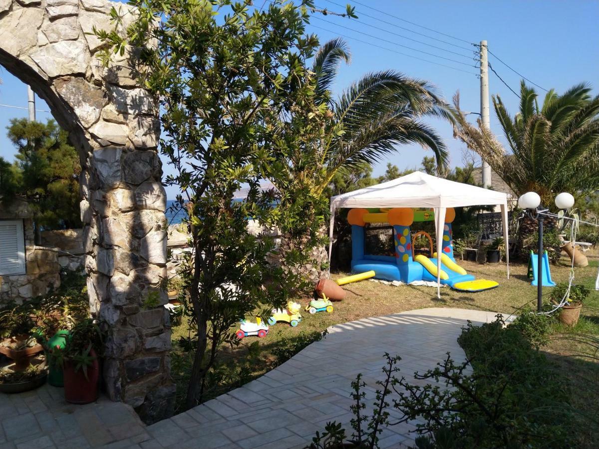 Agia Marina MikrolimanouΤο Πετρινο别墅 外观 照片