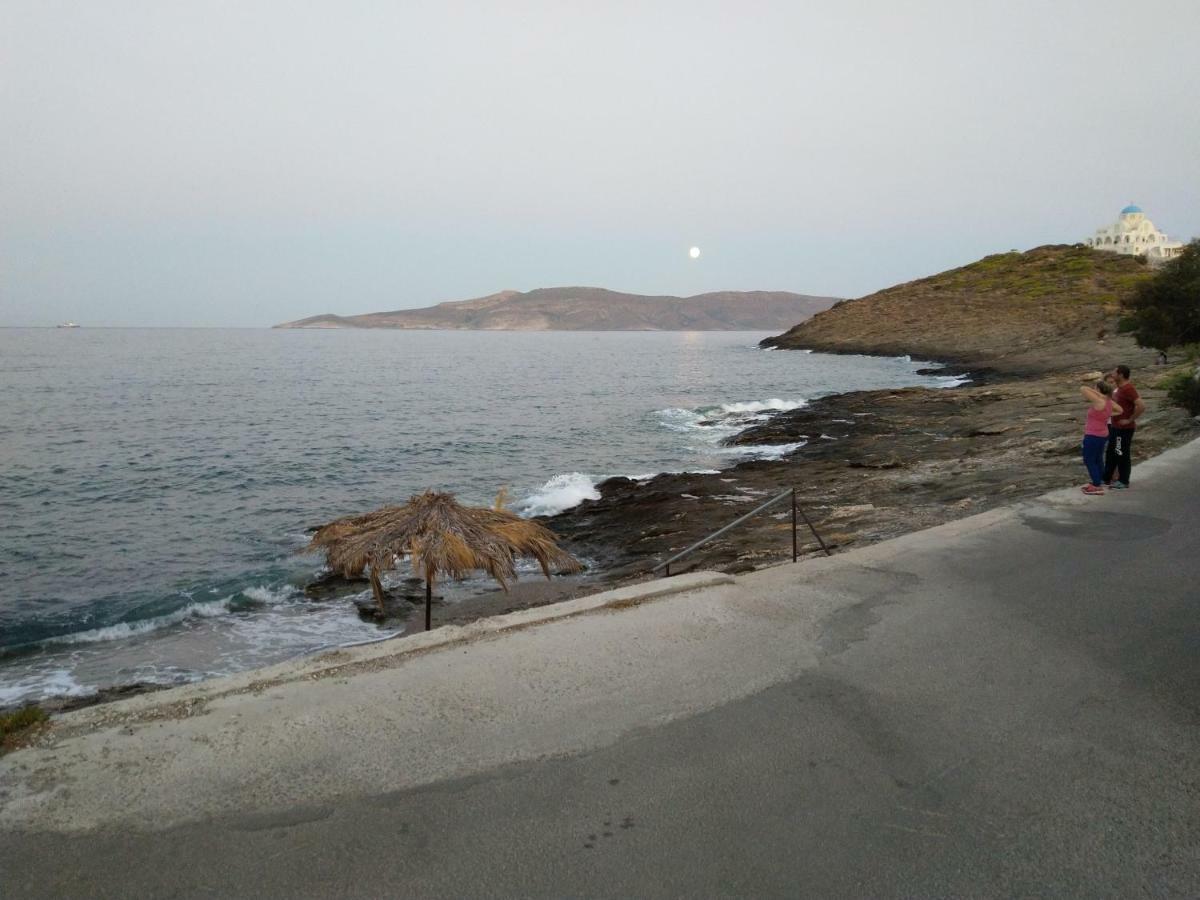 Agia Marina MikrolimanouΤο Πετρινο别墅 外观 照片